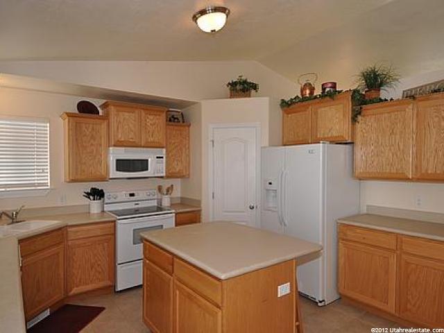 938 N Walden Dr E, Tooele, UT 84074 — photo 7