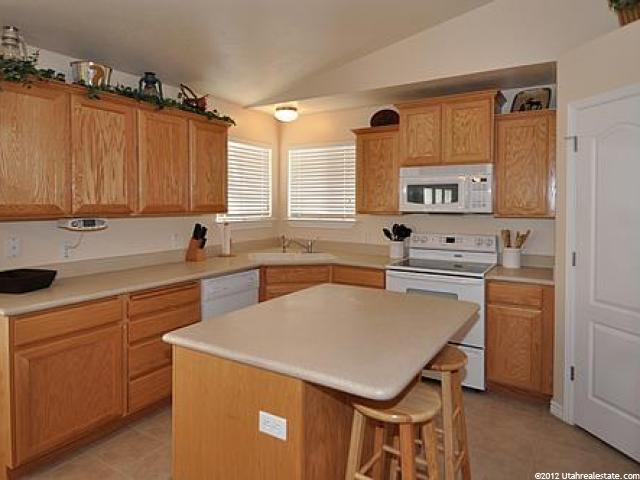 938 N Walden Dr E, Tooele, UT 84074 — photo 8