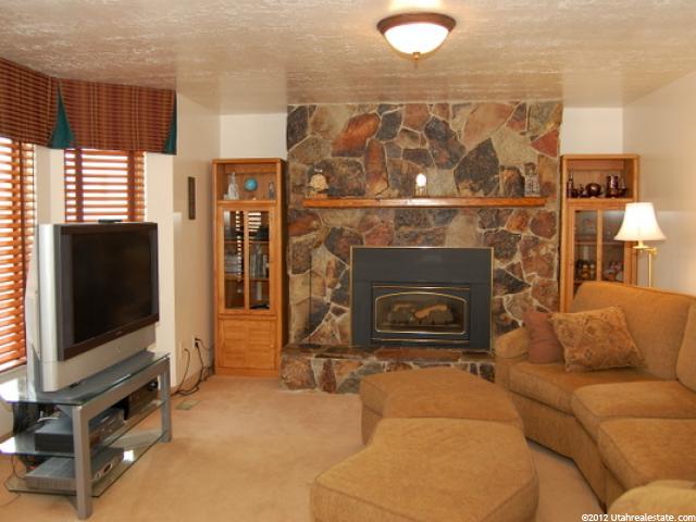 1663 N 1350 W, Clinton, UT 84015 — photo 2