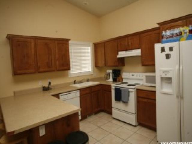 1083 E Larkspur Dr, Sandy, UT 84094 — photo 3