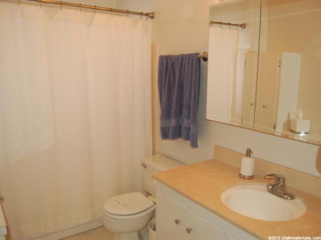 2032 E Ribbon Ln, Holladay, UT 84117 — photo 10