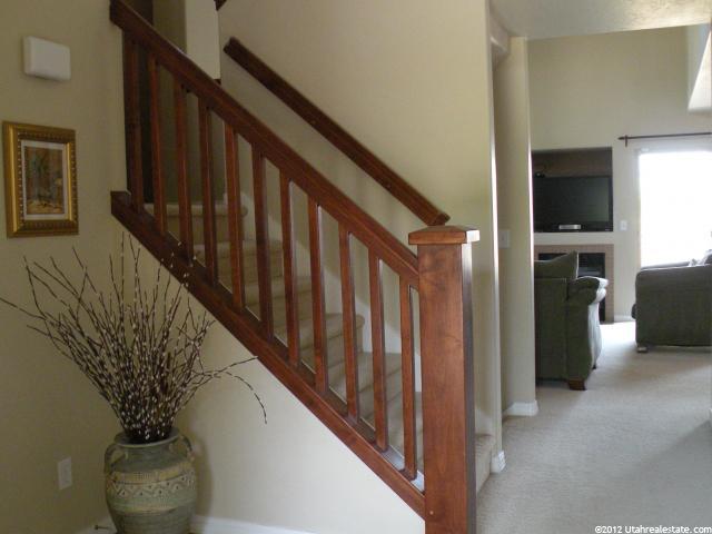 709 E Timbercraft Ln, Midvale, UT 84047 — photo 2