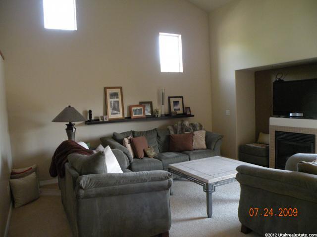 709 E Timbercraft Ln, Midvale, UT 84047 — photo 6