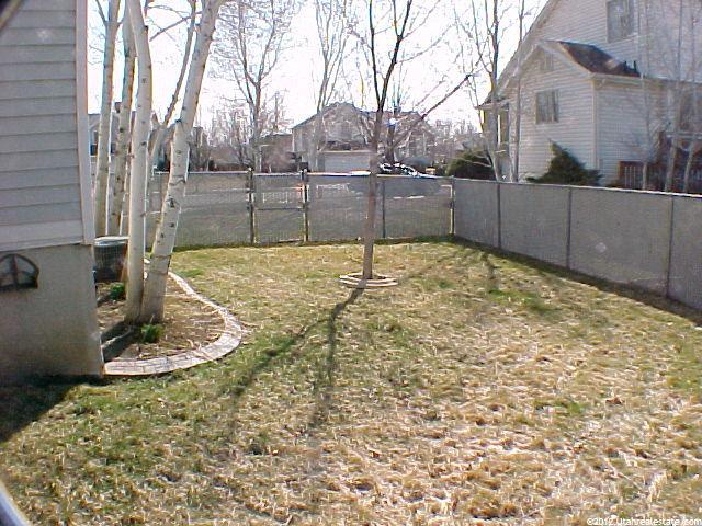 672 W Kit Carson Cir, Centerville, UT 84014 — photo 10