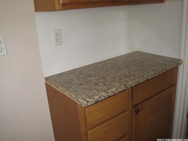 346 E Annalyn Cir, Sandy, UT 84070 — photo 2