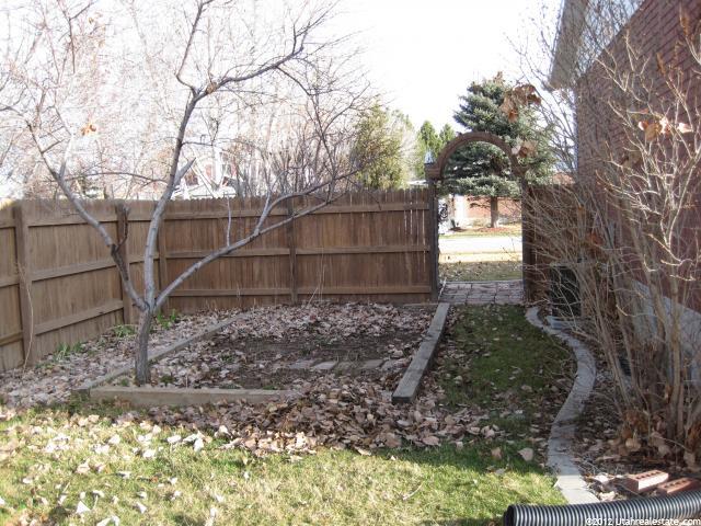 346 E Annalyn Cir, Sandy, UT 84070 — photo 11