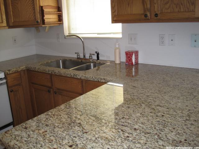 346 E Annalyn Cir, Sandy, UT 84070 — photo 3