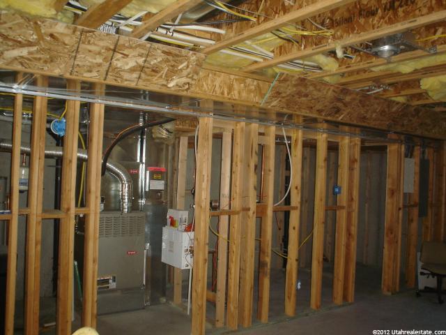 1334 N 2195 W, Clinton, UT 84015 — photo 9