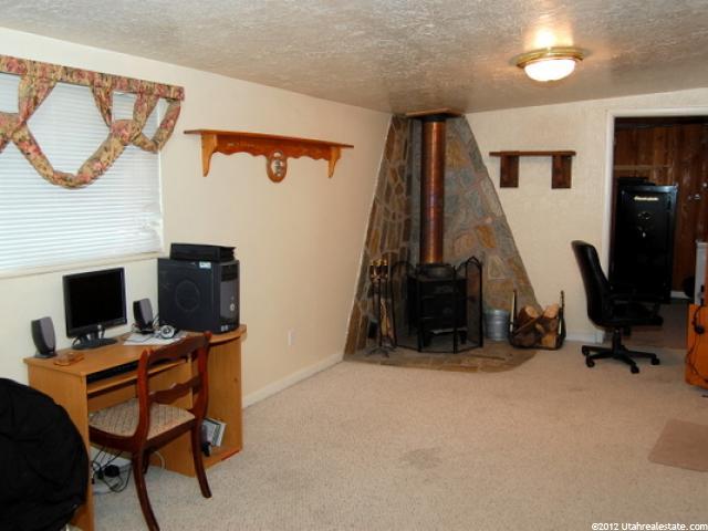 1394 S Marilyn Dr, Syracuse, UT 84075 — photo 3