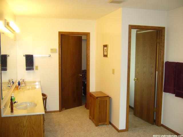 8936 S Shady Meadow Dr E, Sandy, UT 84093 — photo 9