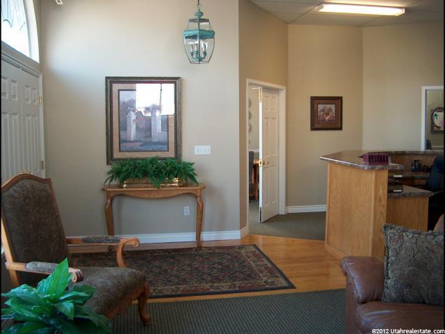 150 E Vine St S, Murray, UT 84107 — photo 3