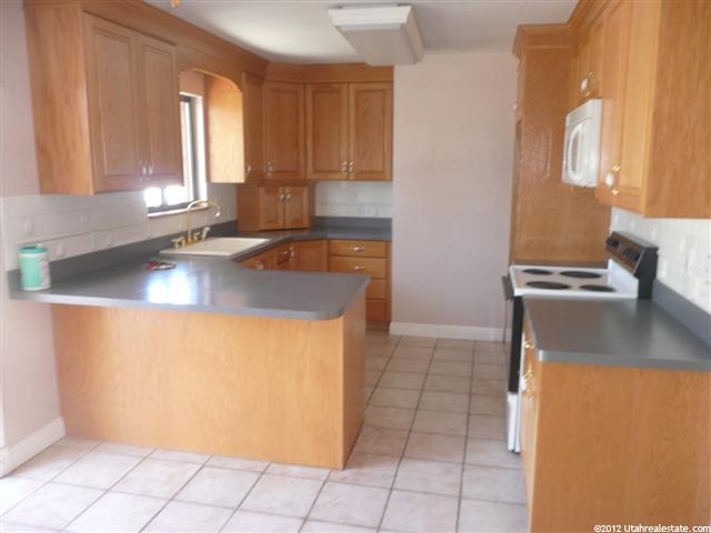8330 S 745 E, Sandy, UT 84094 — photo 2