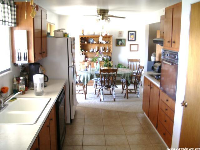 411 N 100 E, Kaysville, UT 84037 — photo 8