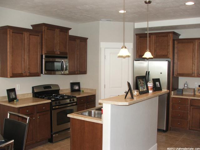 9021 S Heights Dr E, Sandy, UT 84094 — photo 6