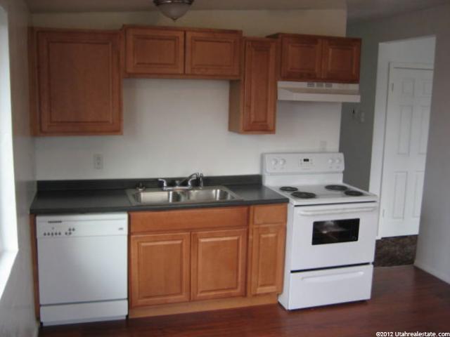351 N Ann St W, Clearfield, UT 84015 — photo 2