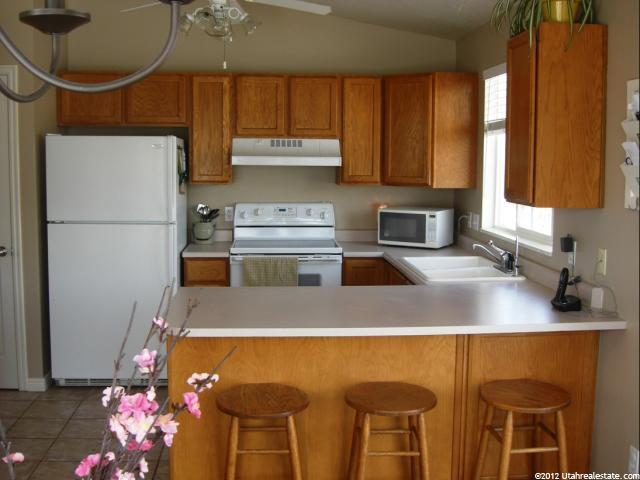 1368 N 100 W, Layton, UT 84041 — photo 7