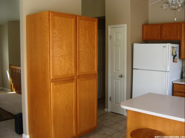 1368 N 100 W, Layton, UT 84041 — photo 8