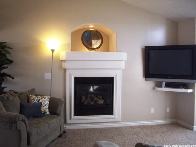 4652 S 4000 W, Roy, UT 84067 — photo 2