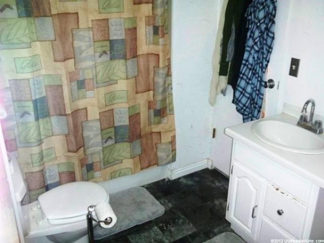 806 W 3600 S, Bountiful, UT 84010 — photo 4