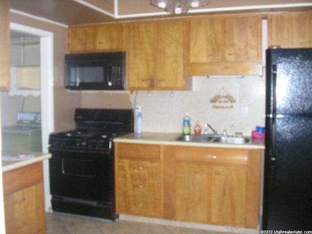 3887 Grandview Dr, Ogden, UT 84403 — photo 2