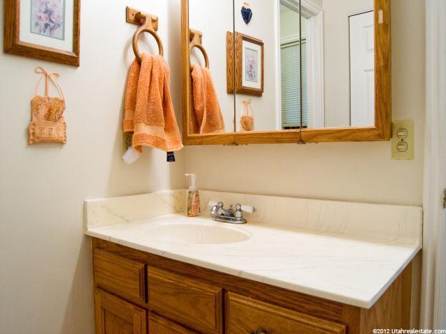 562 S 10 W, Farmington, UT 84025 — photo 10