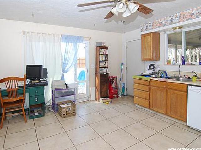 703 W Creekview Rd, Centerville, UT 84014 — photo 2