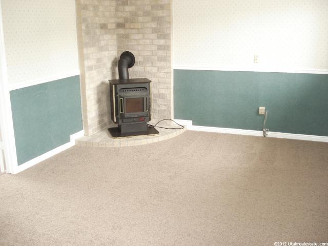 496 N Barlow St W, Clearfield, UT 84015 — photo 3