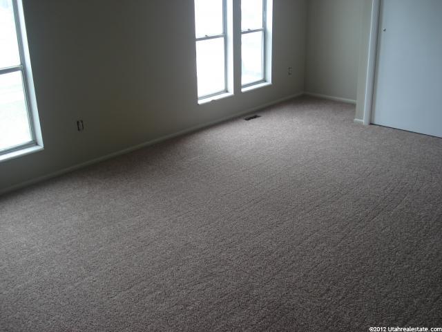 496 N Barlow St W, Clearfield, UT 84015 — photo 6