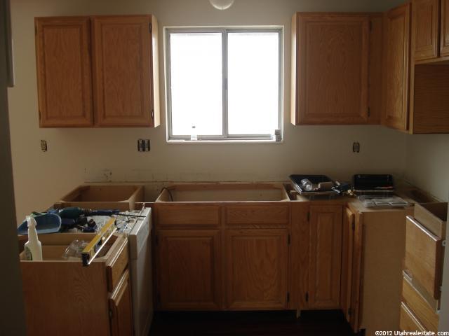 496 N Barlow St W, Clearfield, UT 84015 — photo 8