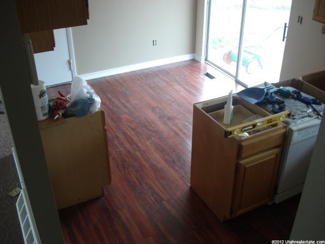496 N Barlow St W, Clearfield, UT 84015 — photo 9