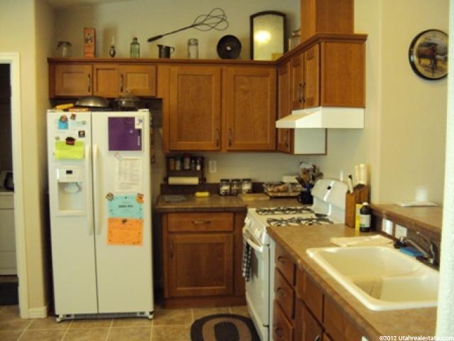 585 E 2715 S, Naples, UT 84078 — photo 6
