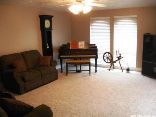 1752 Shadow Valley Dr, South Ogden, UT 84403 — photo 3