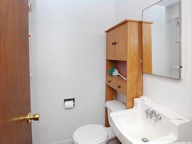 320 N Barlow St W, Clearfield, UT 84015 — photo 7
