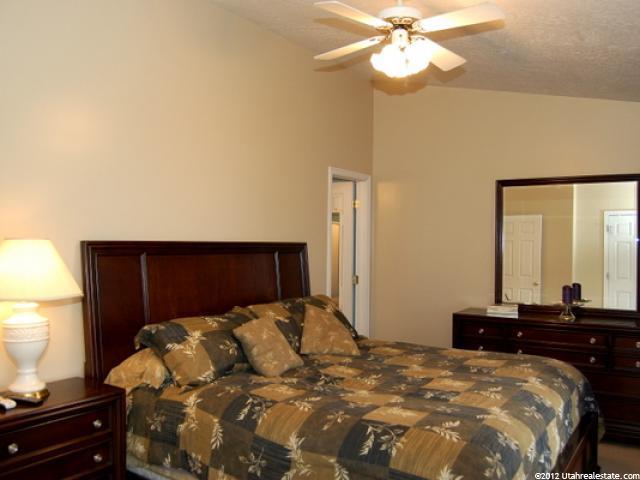 537 S 450 E, Clearfield, UT 84015 — photo 5