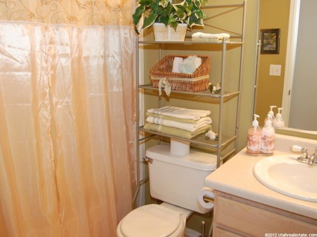 537 S 450 E, Clearfield, UT 84015 — photo 6