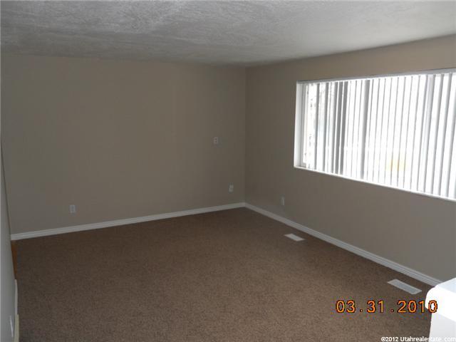 591 W 2250 N, Clinton, UT 84015 — photo 2