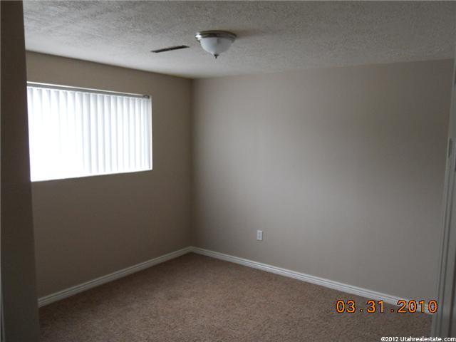 591 W 2250 N, Clinton, UT 84015 — photo 4