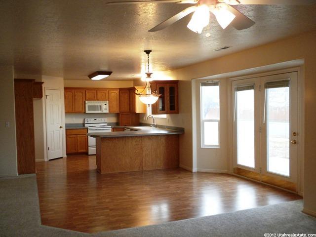 1573 N 2615 W, Clinton, UT 84015 — photo 3