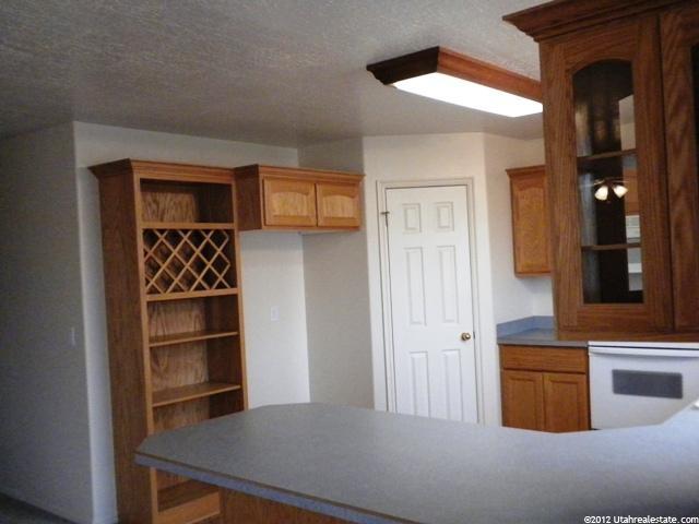 1573 N 2615 W, Clinton, UT 84015 — photo 4