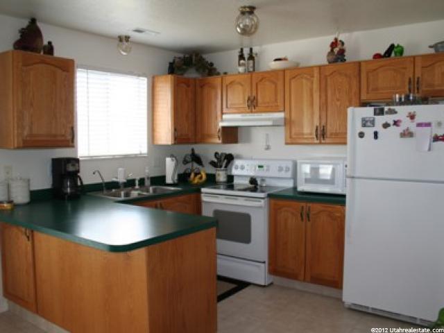 1437 W 1045 S, Clearfield, UT 84015 — photo 4