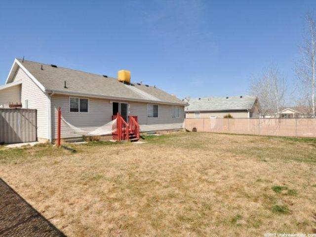 1376 N 2950 W, Clinton, UT 84015 — photo 2