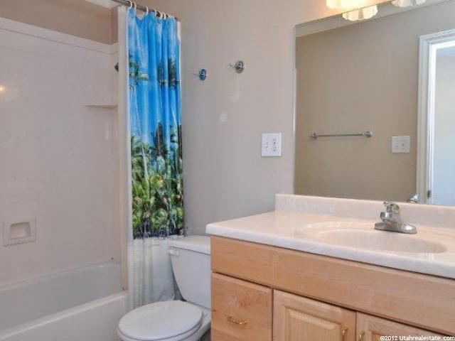 1376 N 2950 W, Clinton, UT 84015 — photo 4