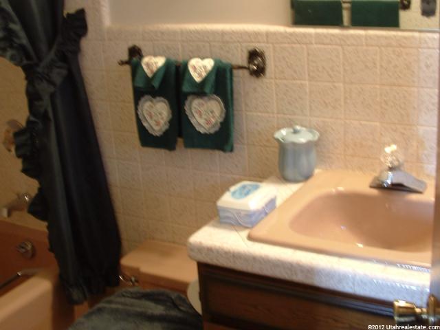 3260 N Vernal Ave, Vernal, UT 84078 — photo 9