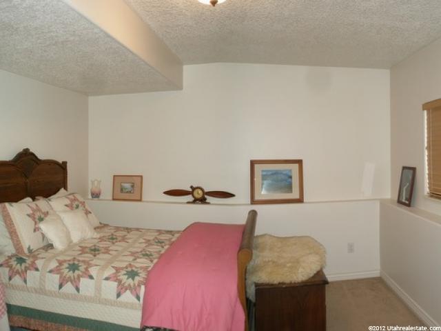 347 W West Oaks Dr, Ogden, UT 84404 — photo 7