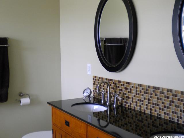 2403 W 2375 N, Clinton, UT 84015 — photo 11
