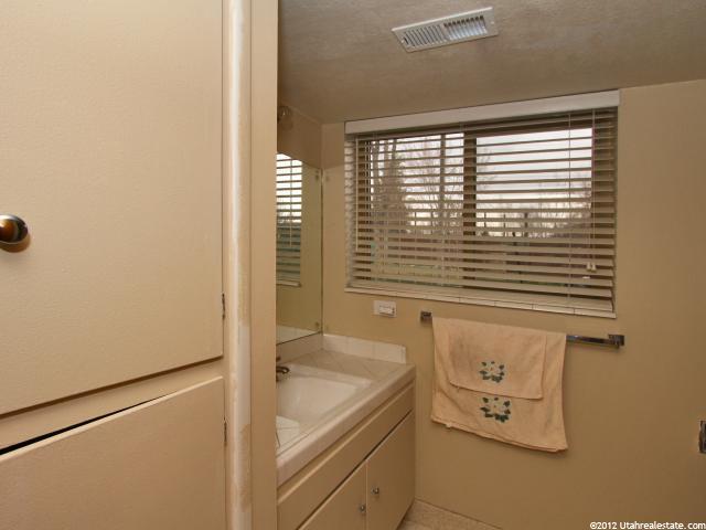 440 E Willow Ave, Murray, UT 84107 — photo 12