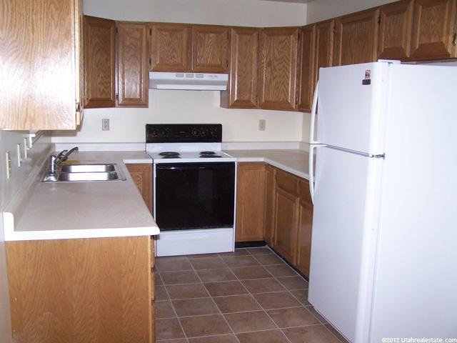 373 E 200 S #3, Kaysville, UT 84037 — photo 2