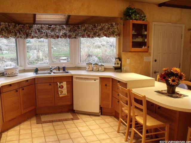 712 N Hillside Dr E, Centerville, UT 84014 — photo 11