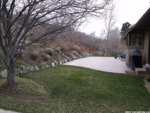 712 N Hillside Dr E, Centerville, UT 84014 — photo 4