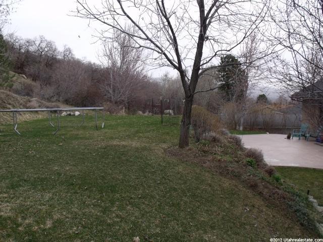 712 N Hillside Dr E, Centerville, UT 84014 — photo 5